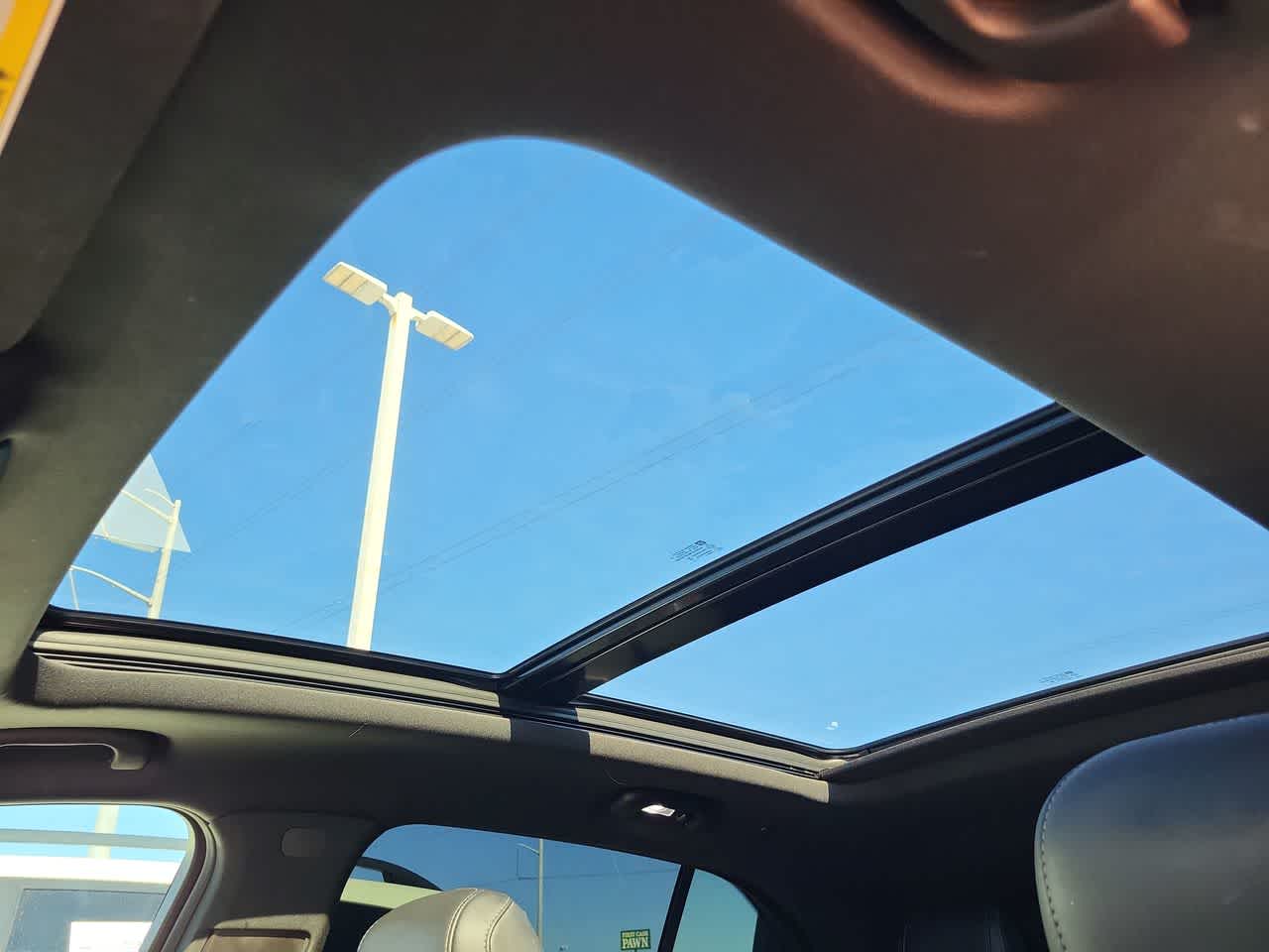 Thumbnail: 2023 Cadillac XT4 - 30