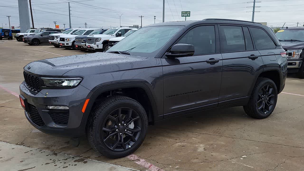 Thumbnail: 2025 Jeep Grand Cherokee - 4