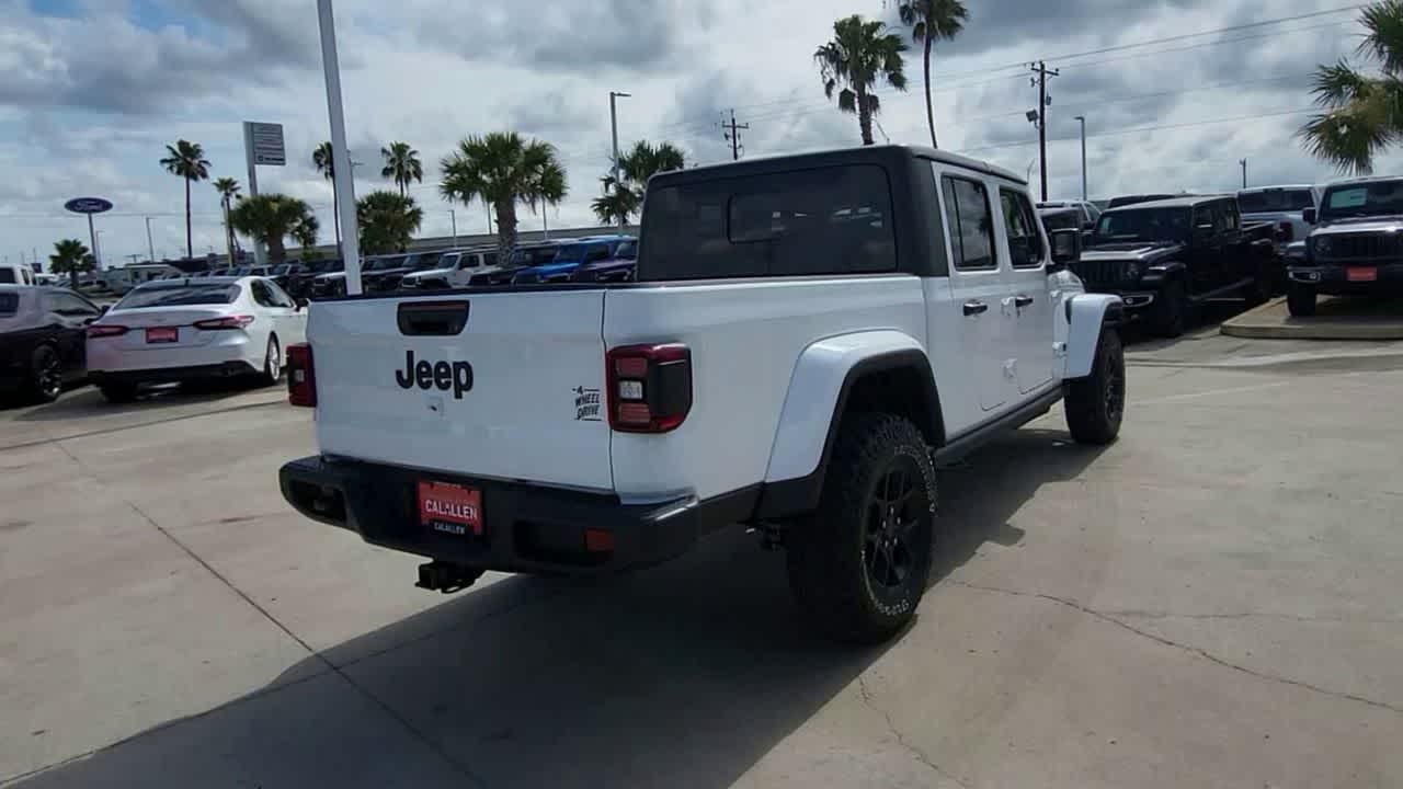 Thumbnail: 2026 Jeep Gladiator - 7