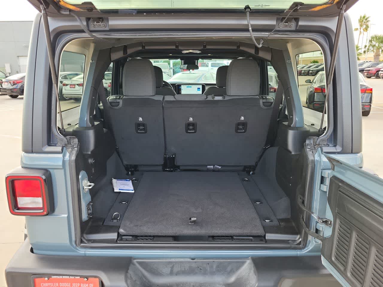 Thumbnail: 2024 Jeep Wrangler - 27