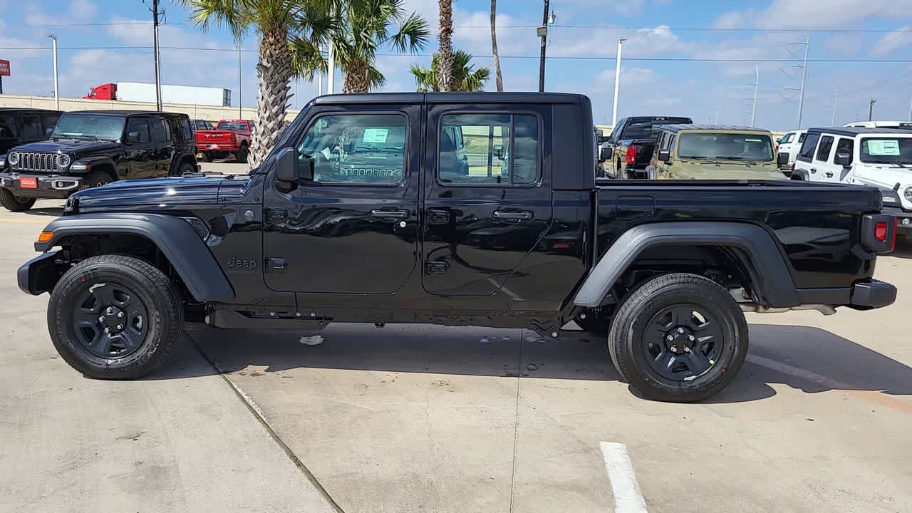 Thumbnail: 2026 Jeep Gladiator - 5