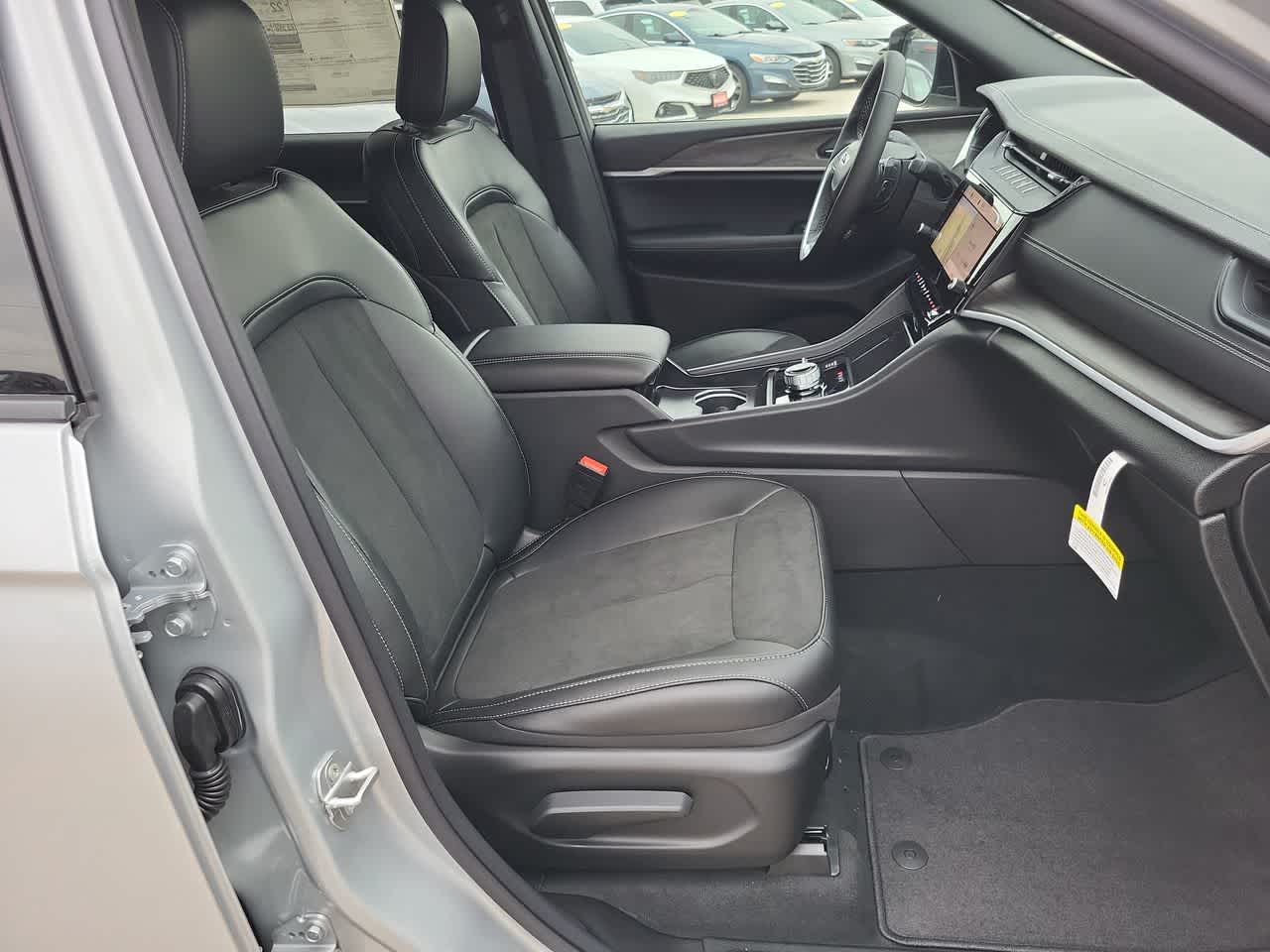 Thumbnail: 2026 Jeep Grand Cherokee - 22