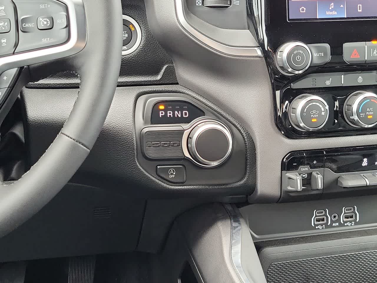 Thumbnail: 2025 RAM 1500 - 25