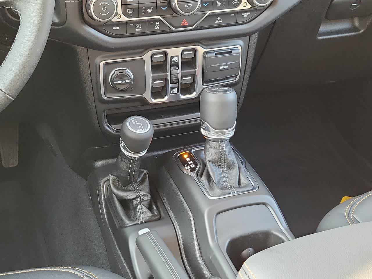 Thumbnail: 2026 Jeep Gladiator - 25