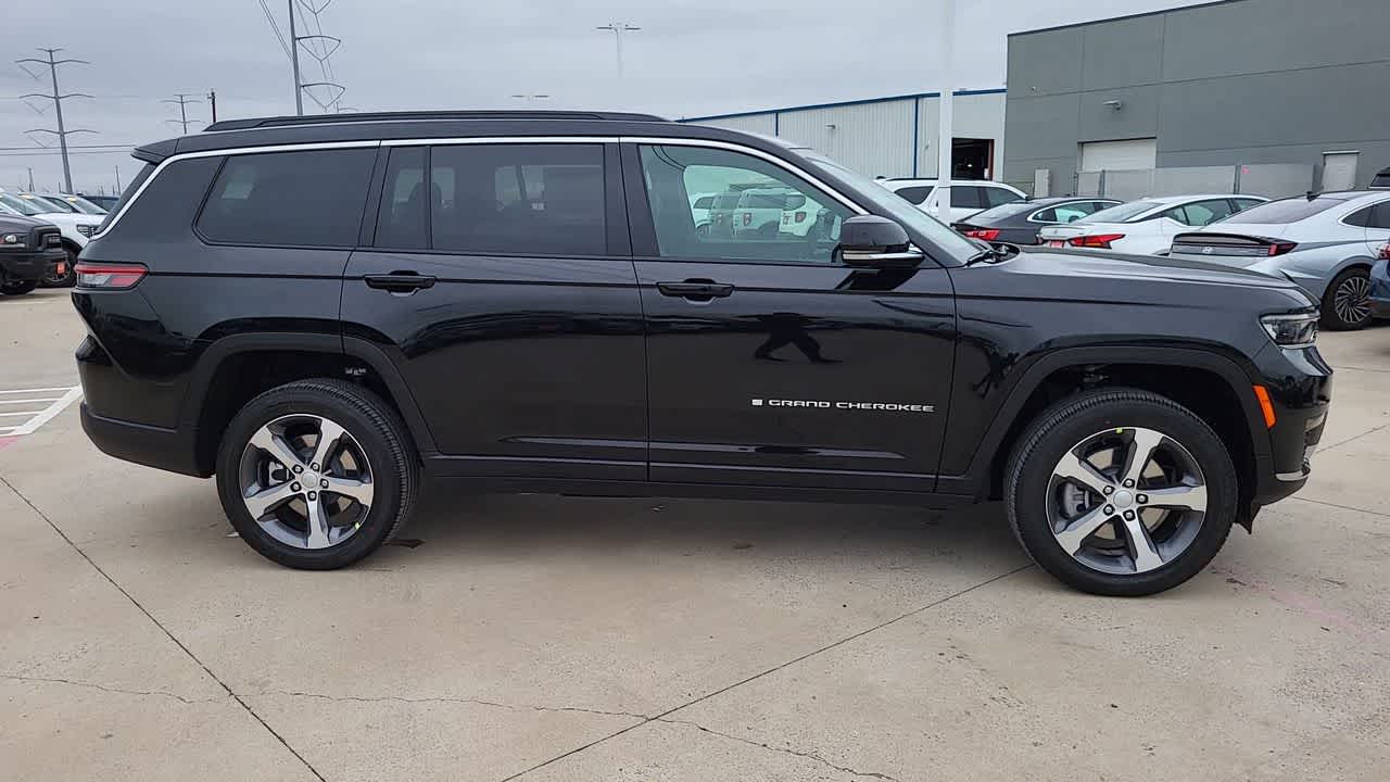 Thumbnail: 2025 Jeep Grand Cherokee - 9