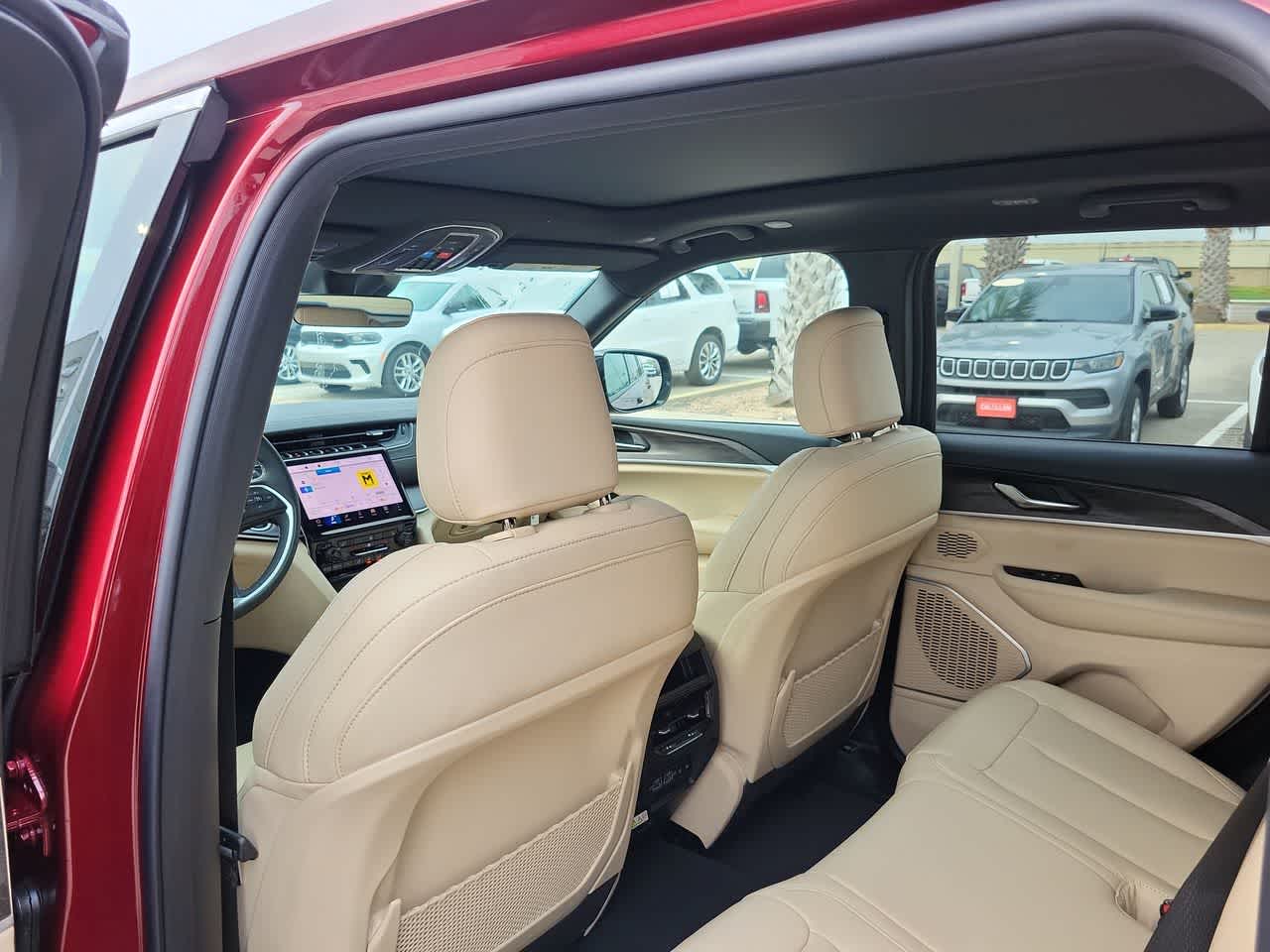 Thumbnail: 2025 Jeep Grand Cherokee - 20