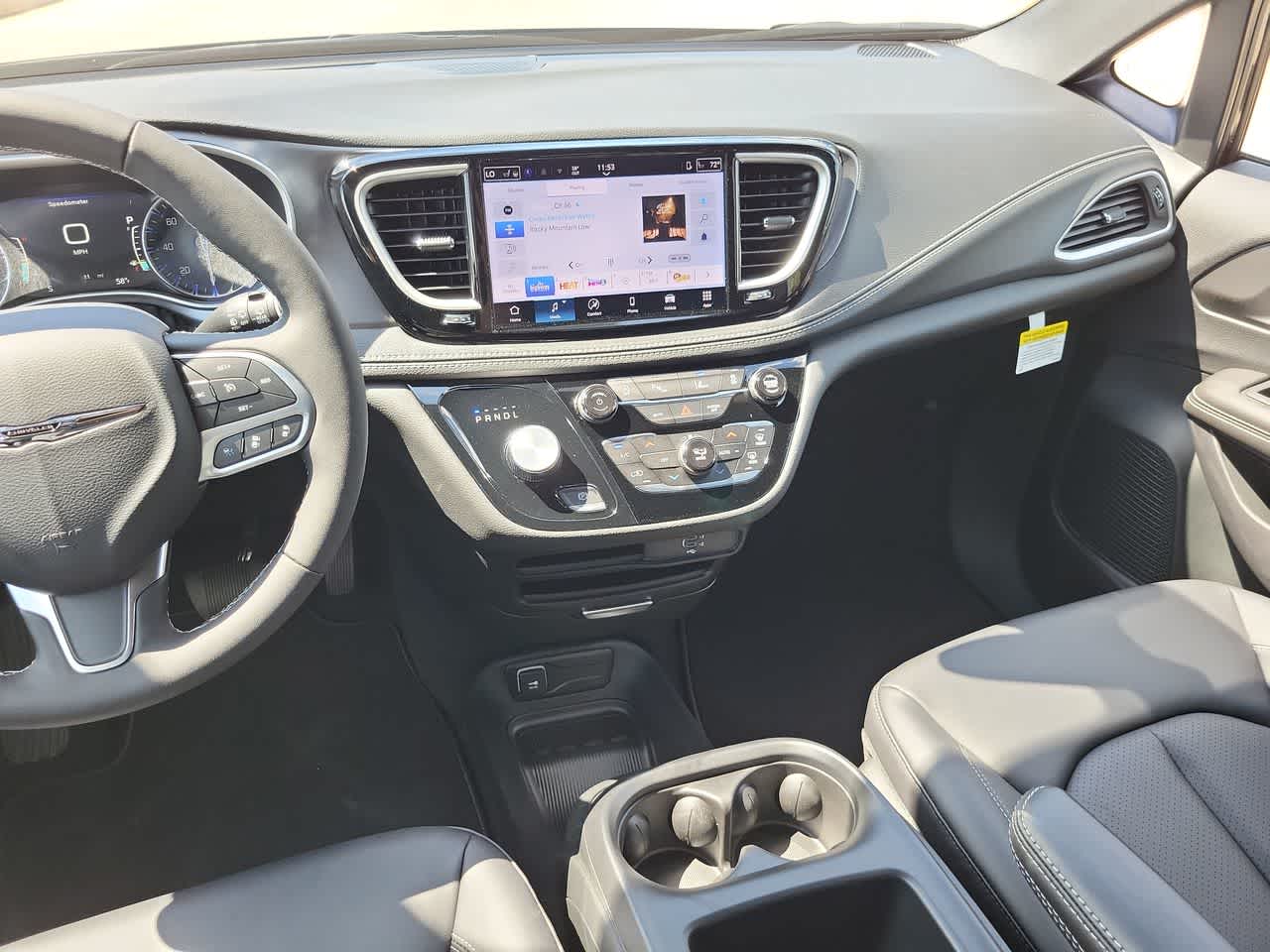 Thumbnail: 2026 Chrysler Pacifica - 24