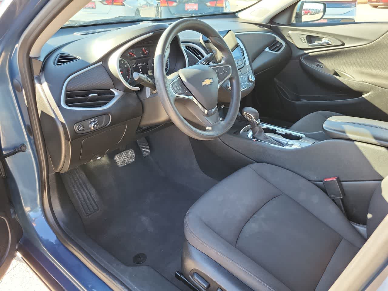 Thumbnail: 2024 Chevrolet Malibu - 10