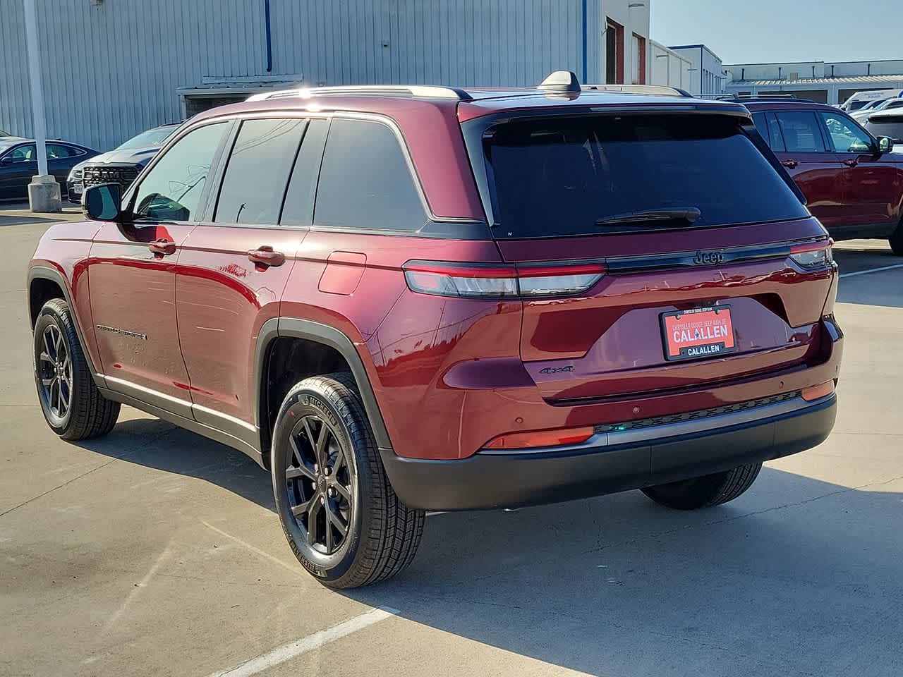 Thumbnail: 2026 Jeep Grand Cherokee - 12