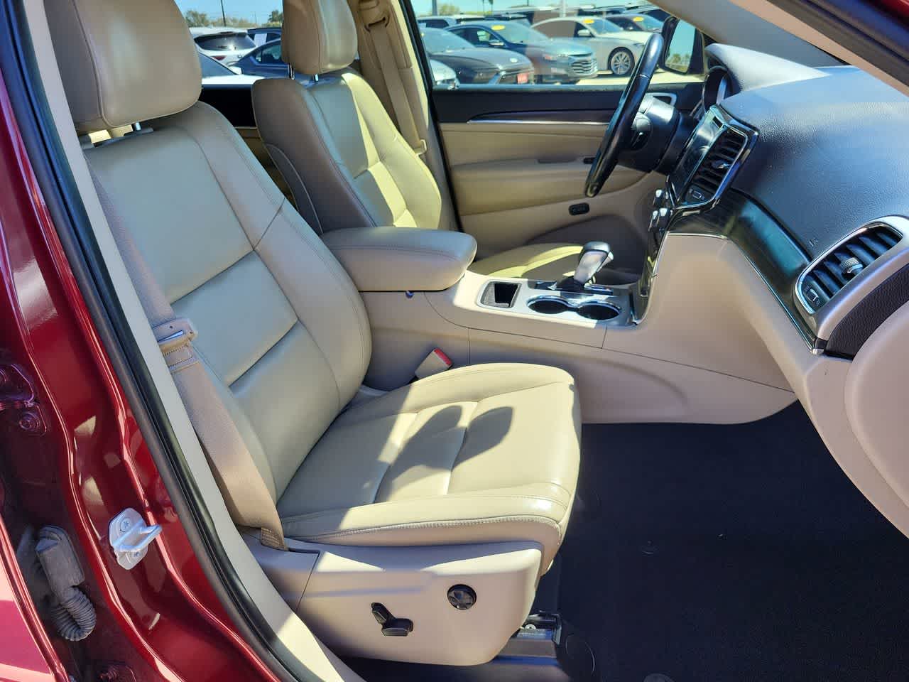 Thumbnail: 2022 Jeep Grand Cherokee - 22