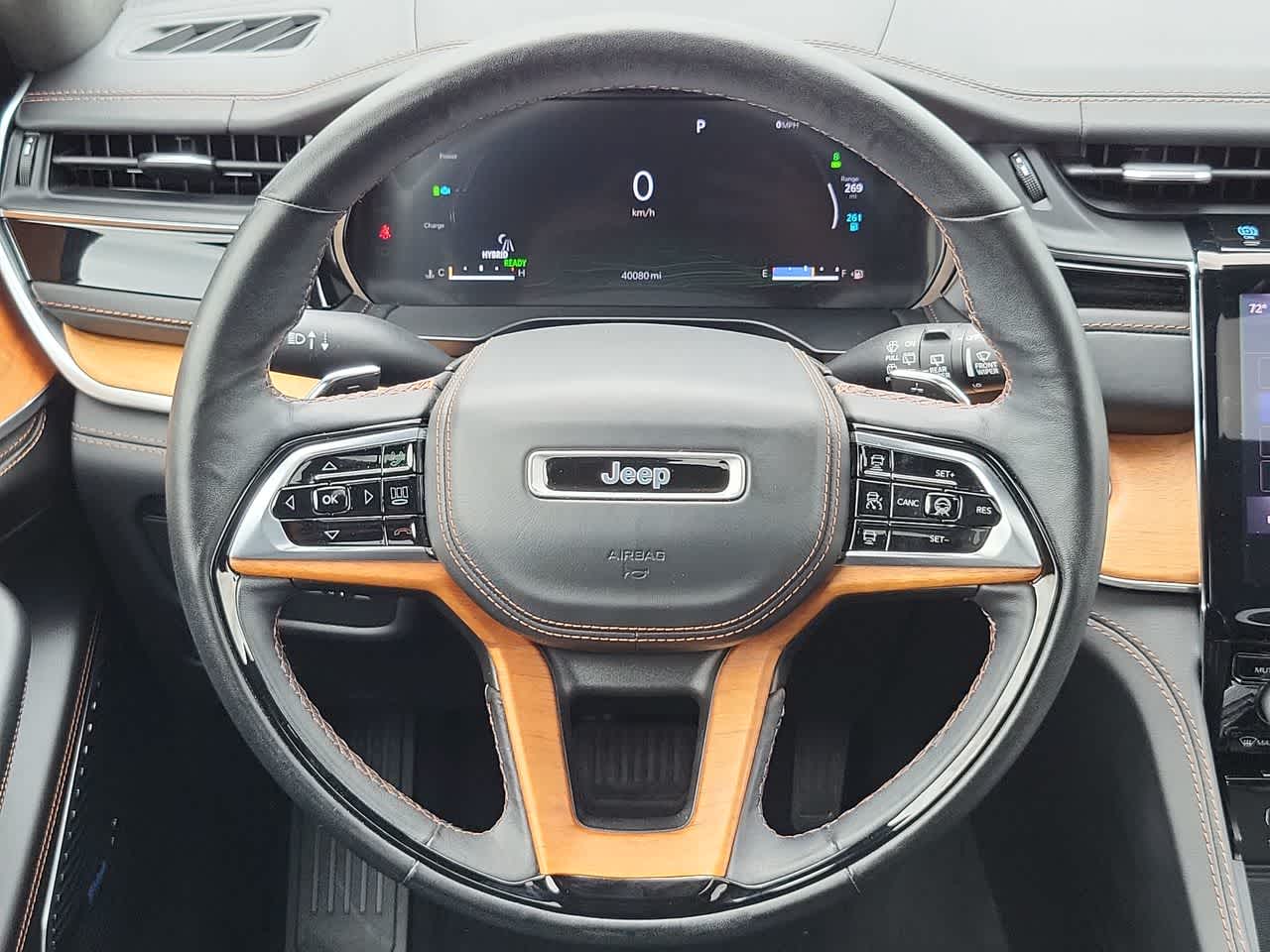 Thumbnail: 2022 Jeep Grand Cherokee - 23