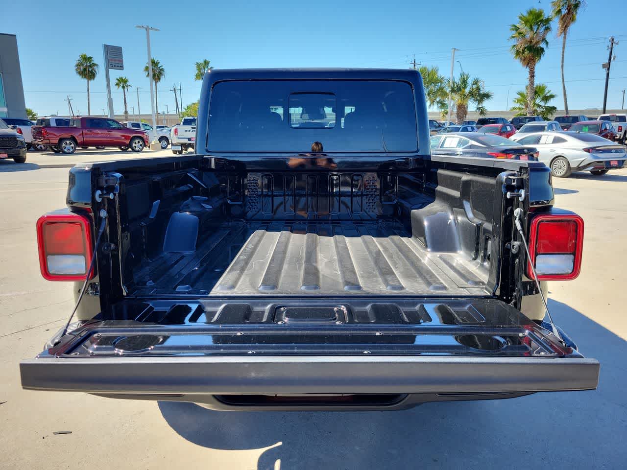 Thumbnail: 2026 Jeep Gladiator - 27