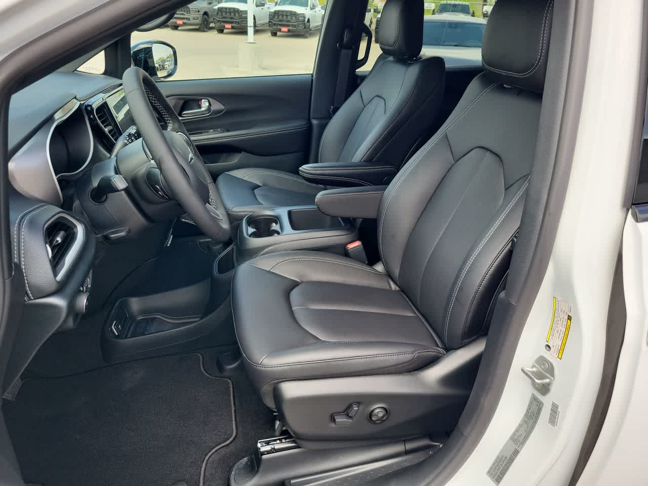 Thumbnail: 2026 Chrysler Pacifica - 19