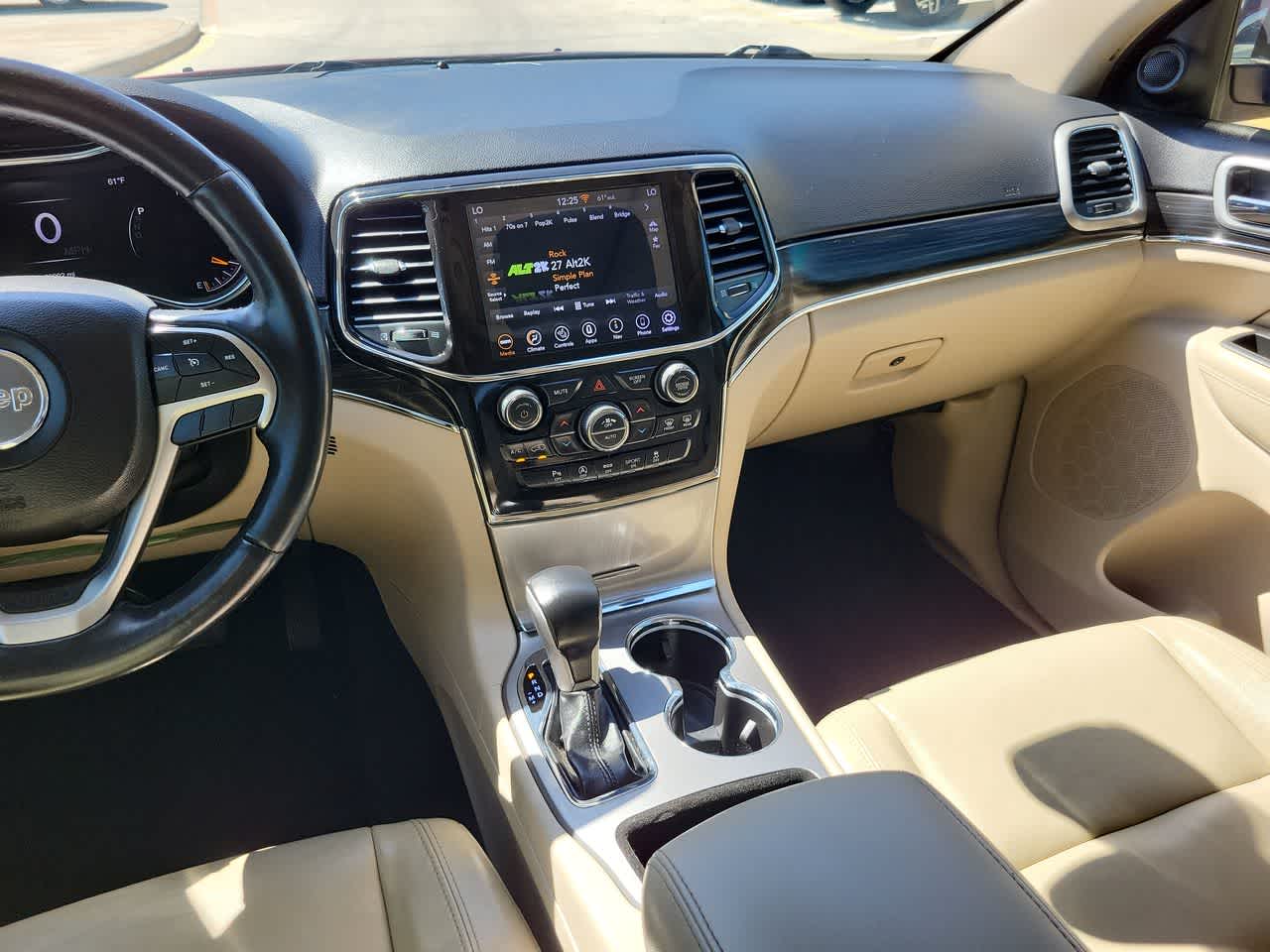 Thumbnail: 2022 Jeep Grand Cherokee - 24