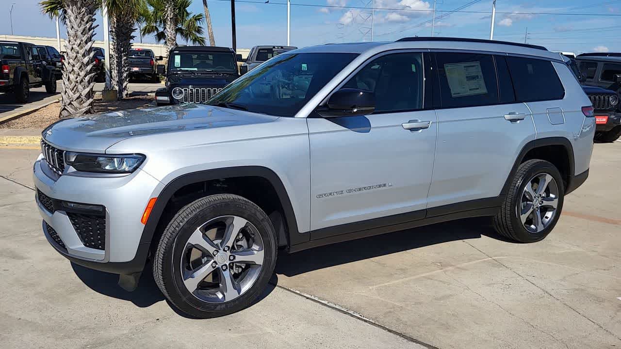 Thumbnail: 2026 Jeep Grand Cherokee - 4