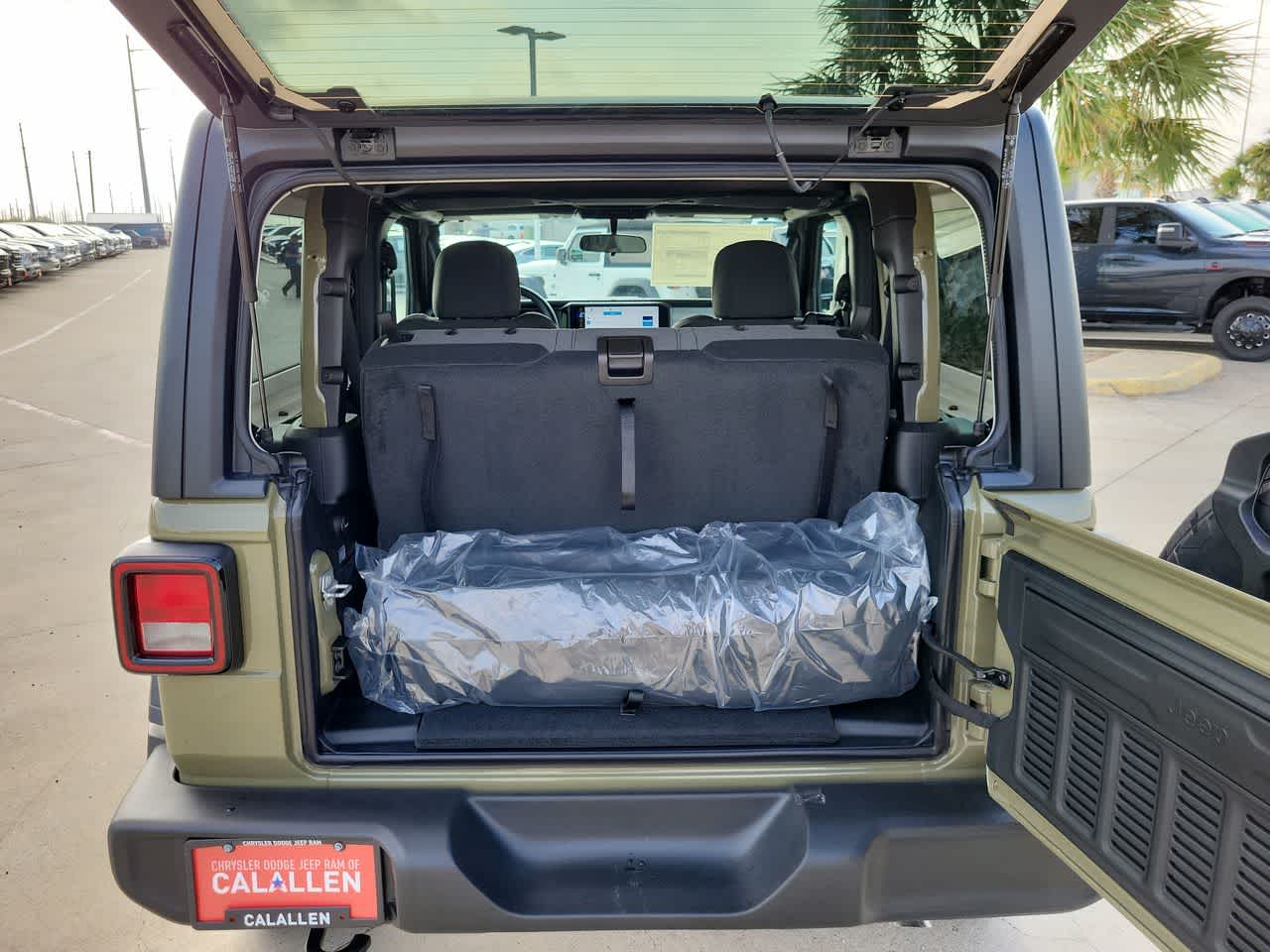 Thumbnail: 2026 Jeep Wrangler - 27