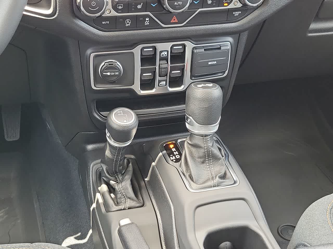 Thumbnail: 2025 Jeep Wrangler - 25