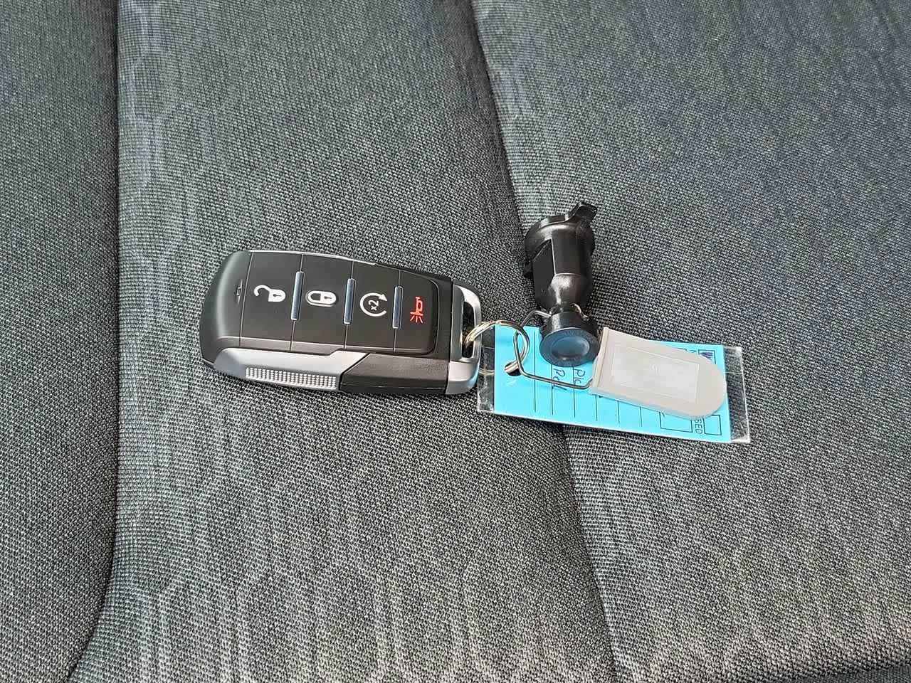 Thumbnail: 2025 RAM 1500 - 28