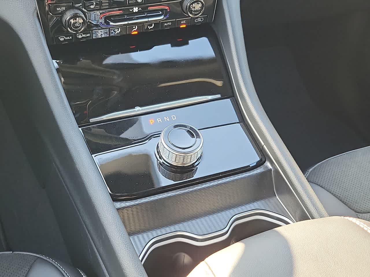 Thumbnail: 2025 Jeep Grand Cherokee - 25