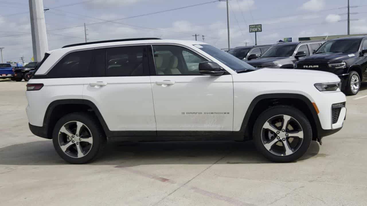 Thumbnail: 2026 Jeep Grand Cherokee - 9