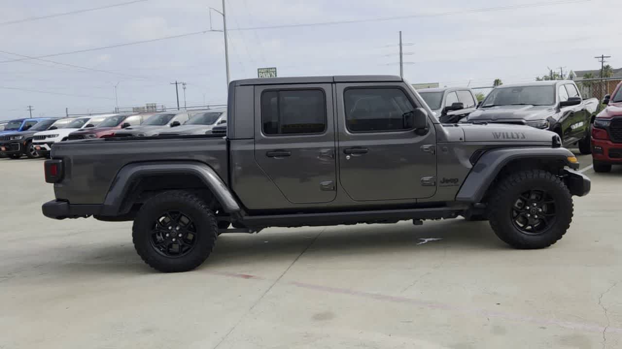 Thumbnail: 2025 Jeep Gladiator - 9