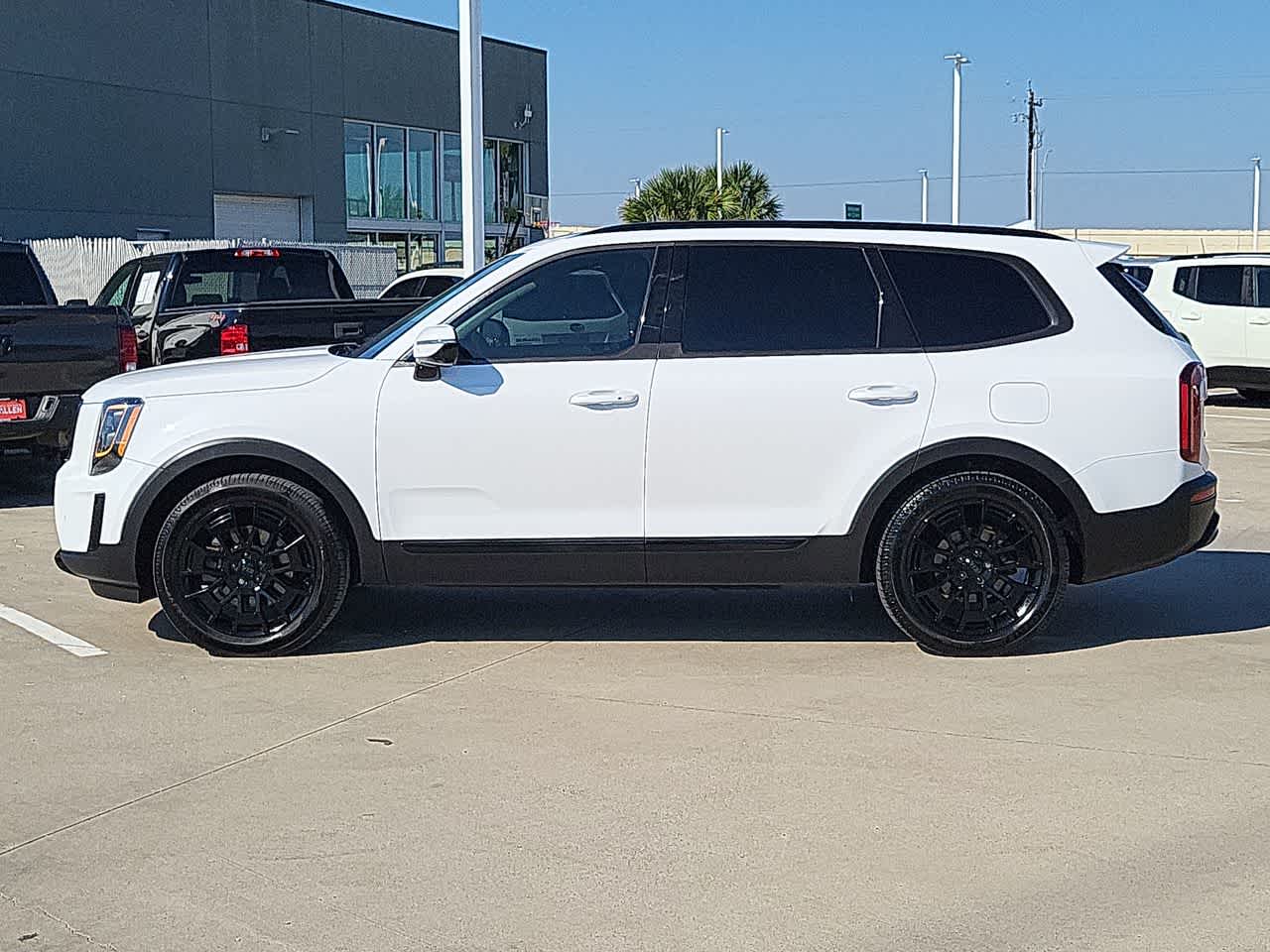 Thumbnail: 2021 Kia Telluride - 11