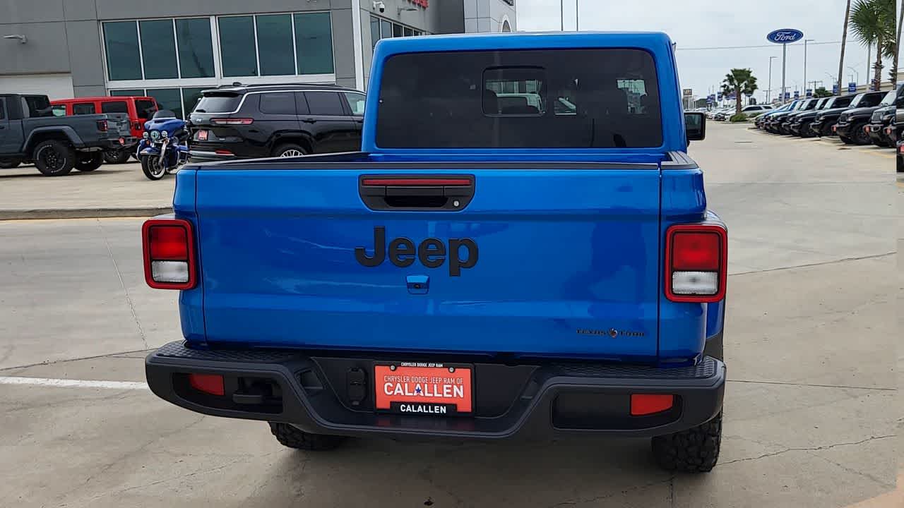 Thumbnail: 2026 Jeep Gladiator - 7