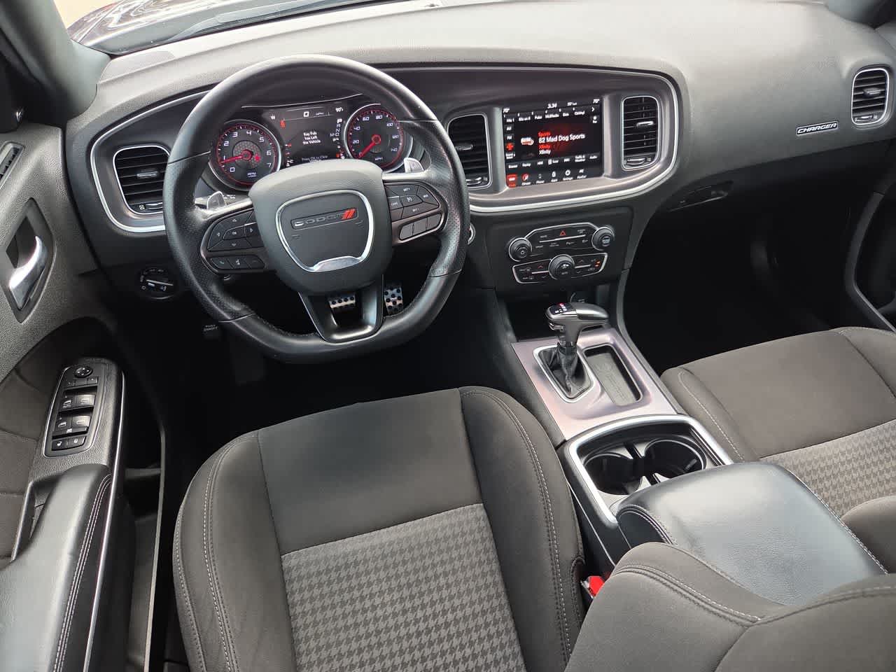 Thumbnail: 2020 Dodge Charger - 24