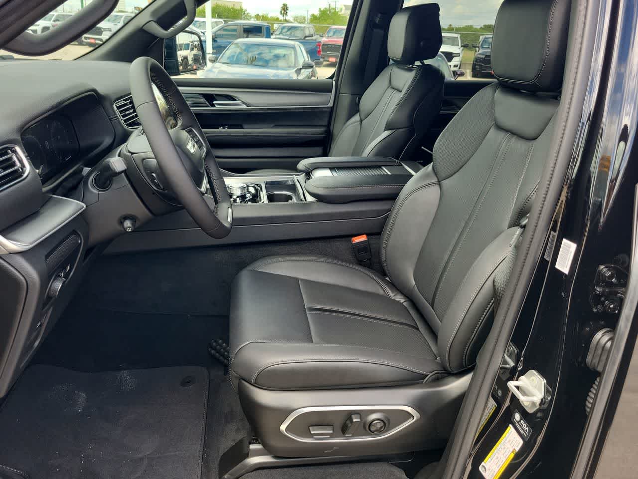 Thumbnail: 2026 Jeep Grand Wagoneer - 19