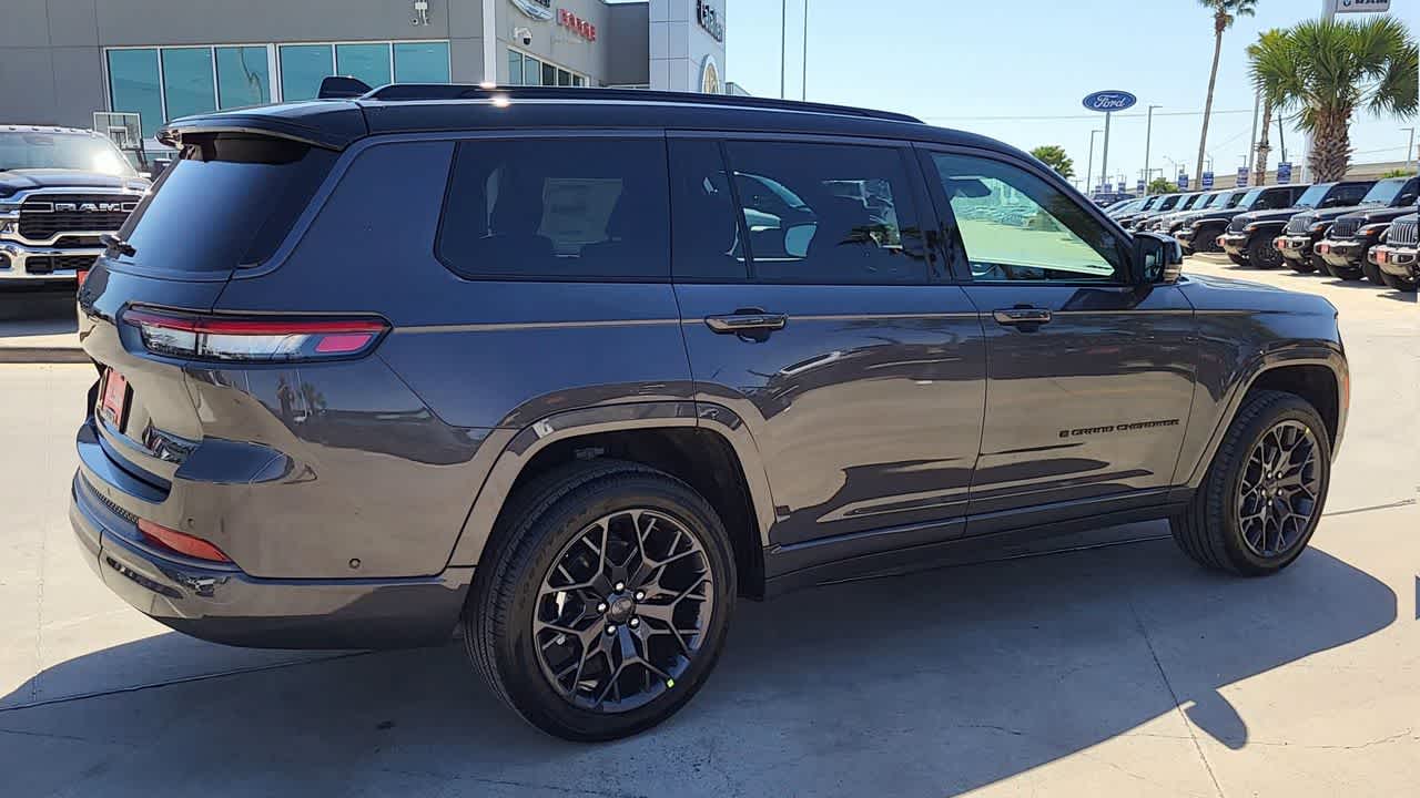 Thumbnail: 2026 Jeep Grand Cherokee - 8