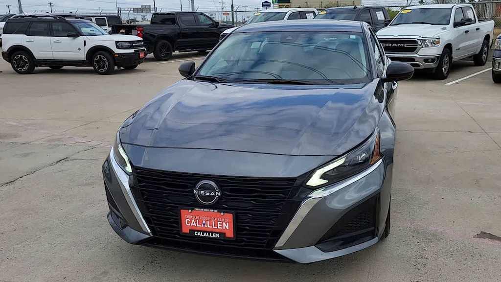 Used 2025 Nissan Altima SV Sedan