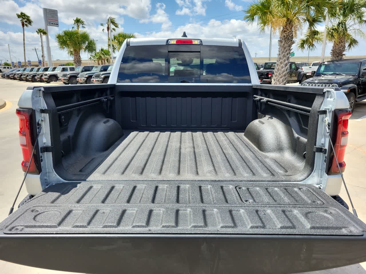 Thumbnail: 2026 RAM 1500 - 27