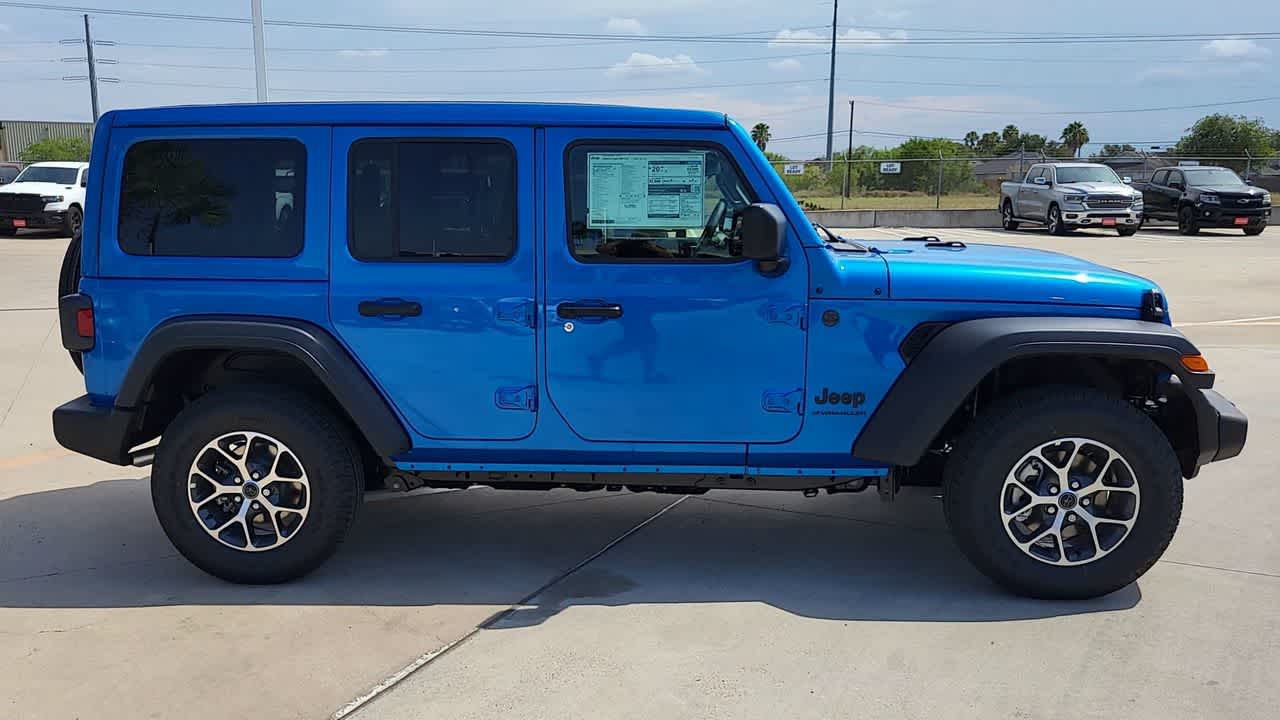 Thumbnail: 2025 Jeep Wrangler - 9