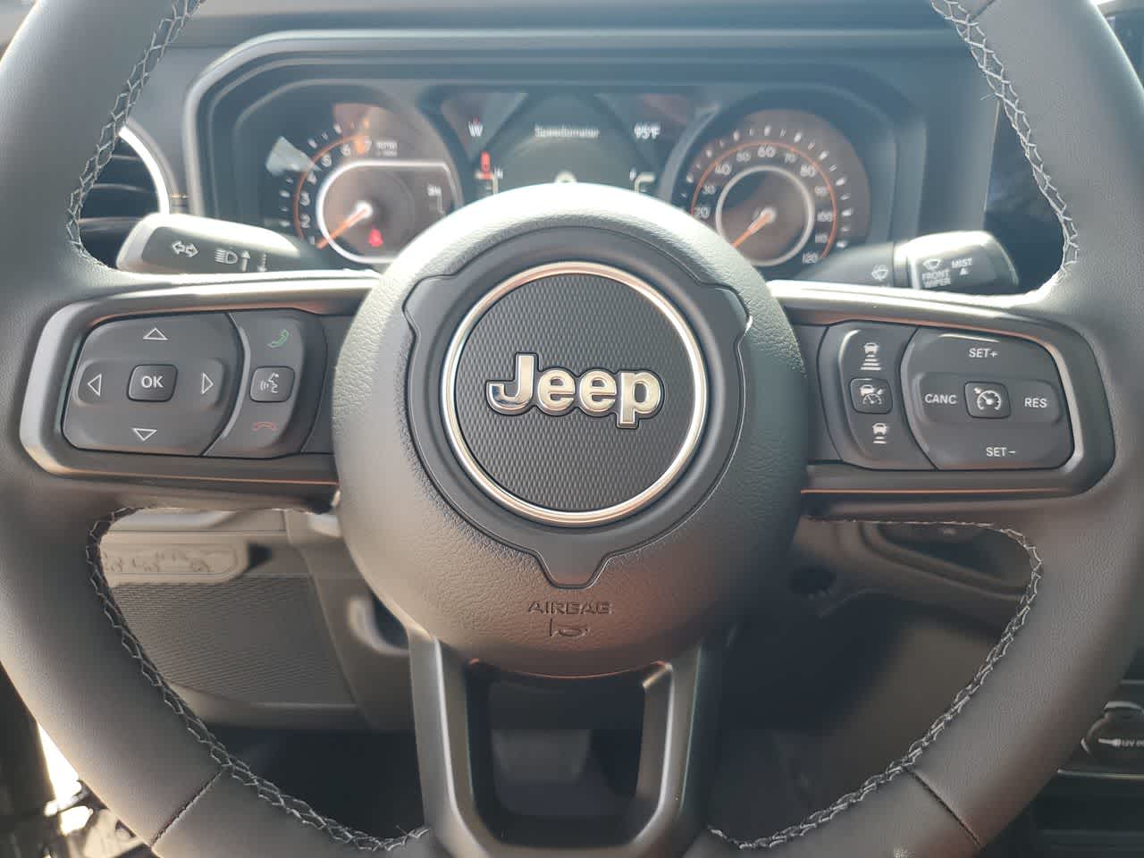 Thumbnail: 2026 Jeep Gladiator - 23