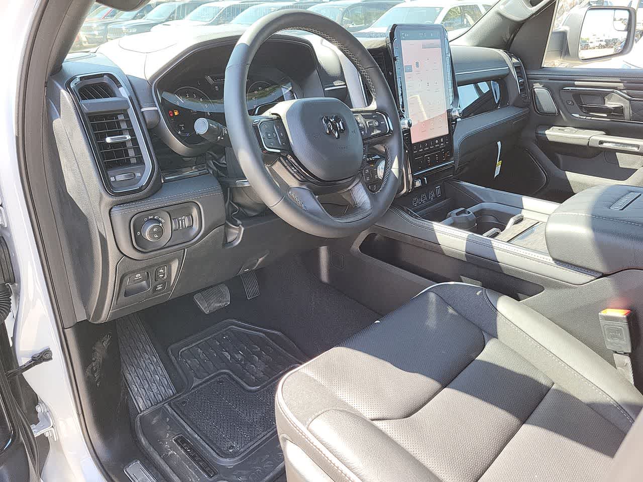Thumbnail: 2025 RAM 1500 - 10