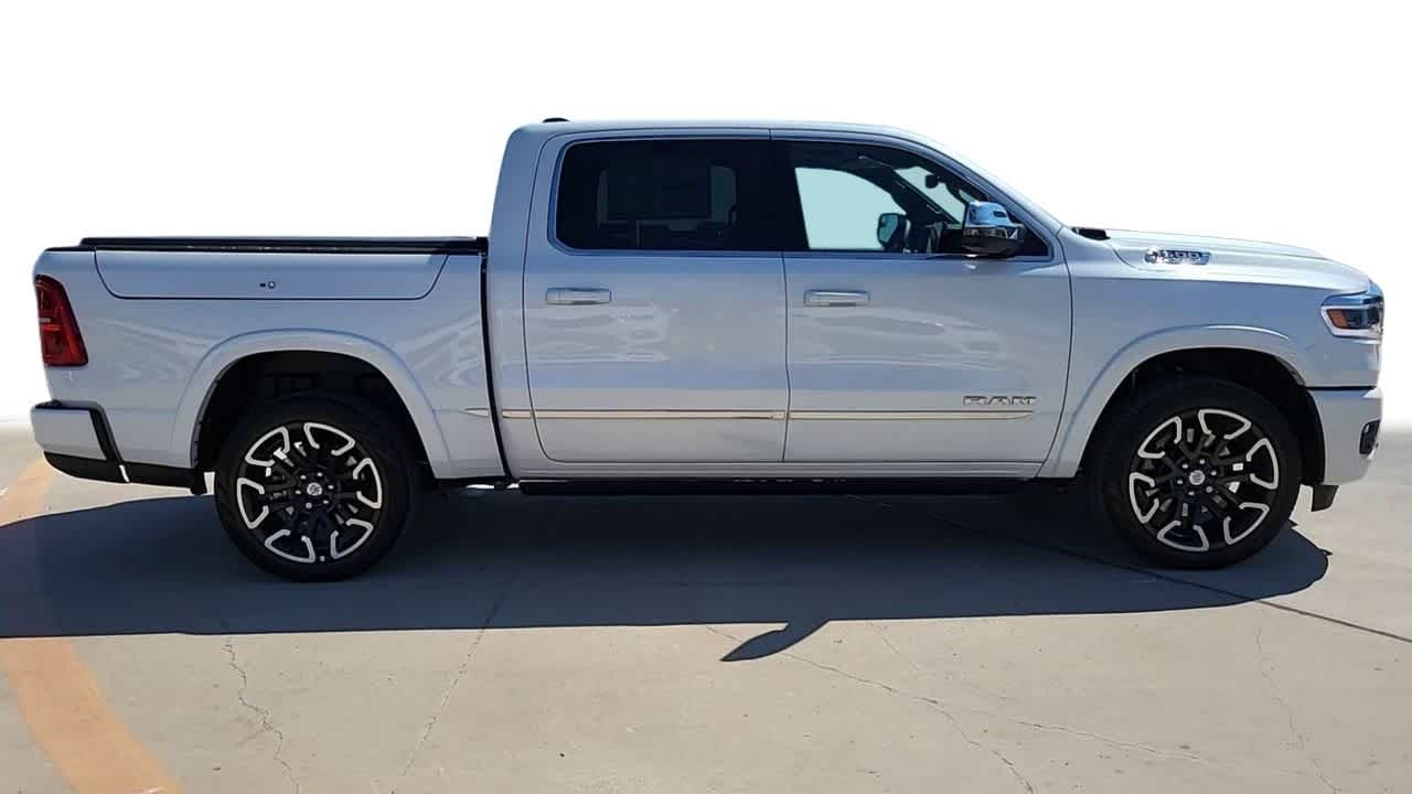 Thumbnail: 2025 RAM 1500 - 9