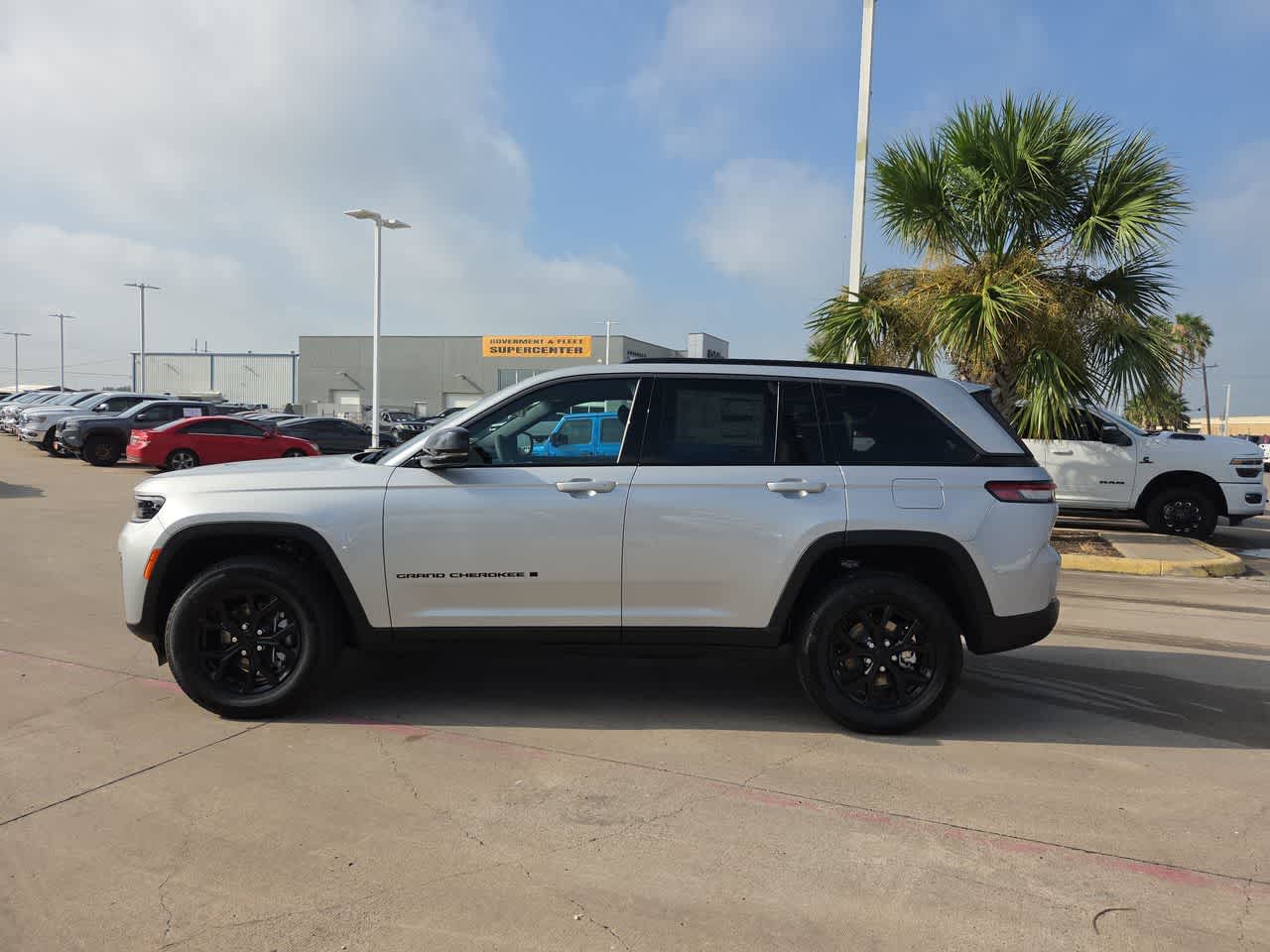 Thumbnail: 2026 Jeep Grand Cherokee - 11