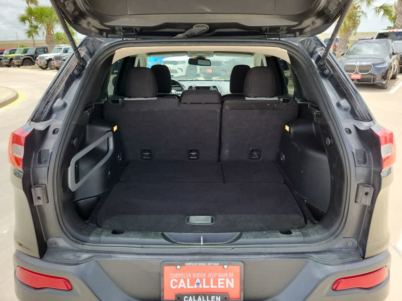 Thumbnail: 2014 Jeep Cherokee - 27