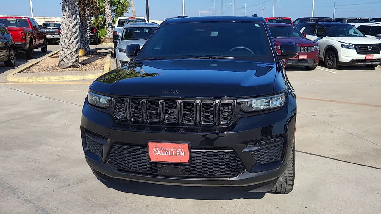 2024 Jeep Grand Cherokee Laredo photo 3