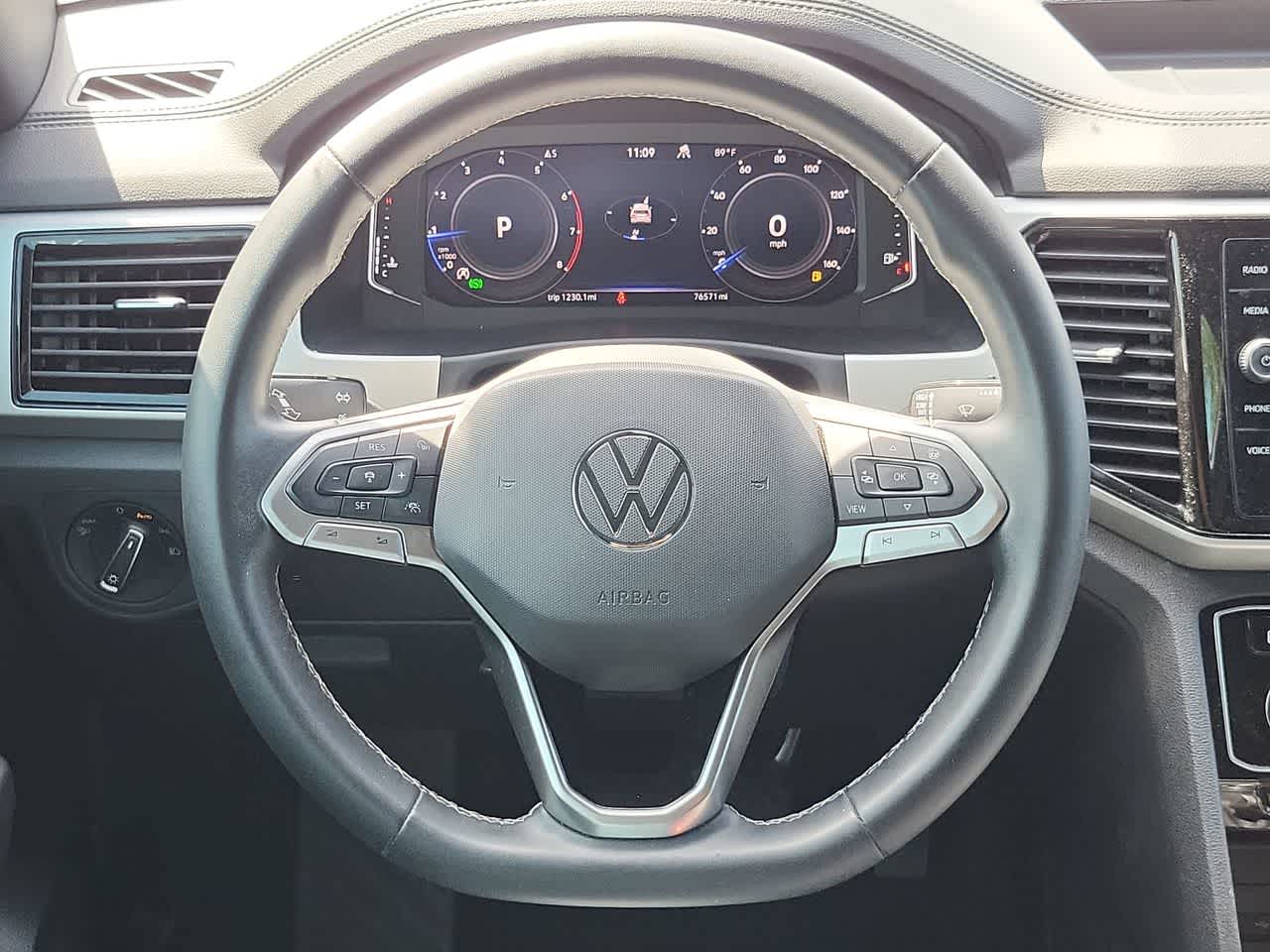 Thumbnail: 2022 Volkswagen Atlas - 23