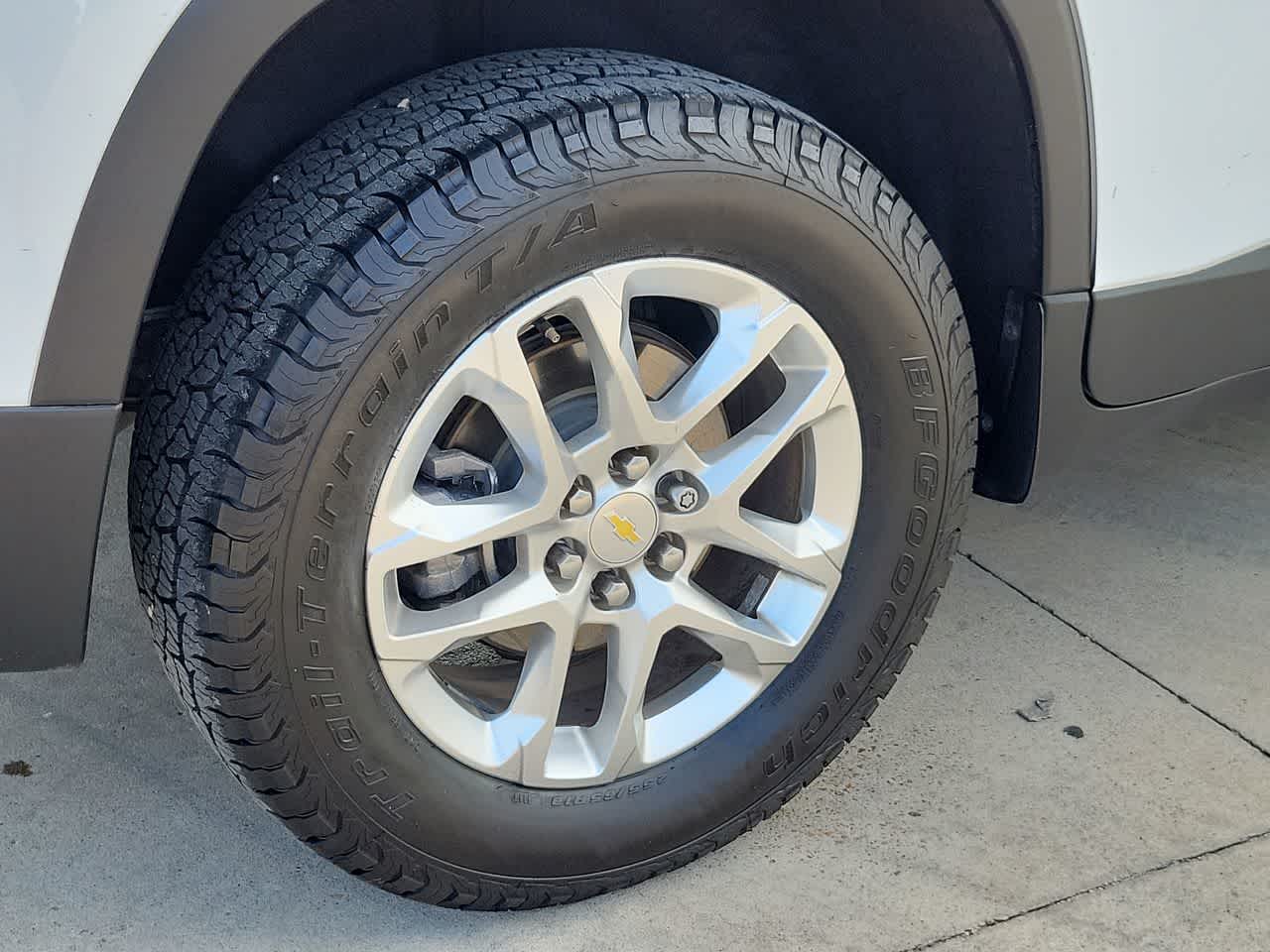 Thumbnail: 2020 Chevrolet Traverse - 16