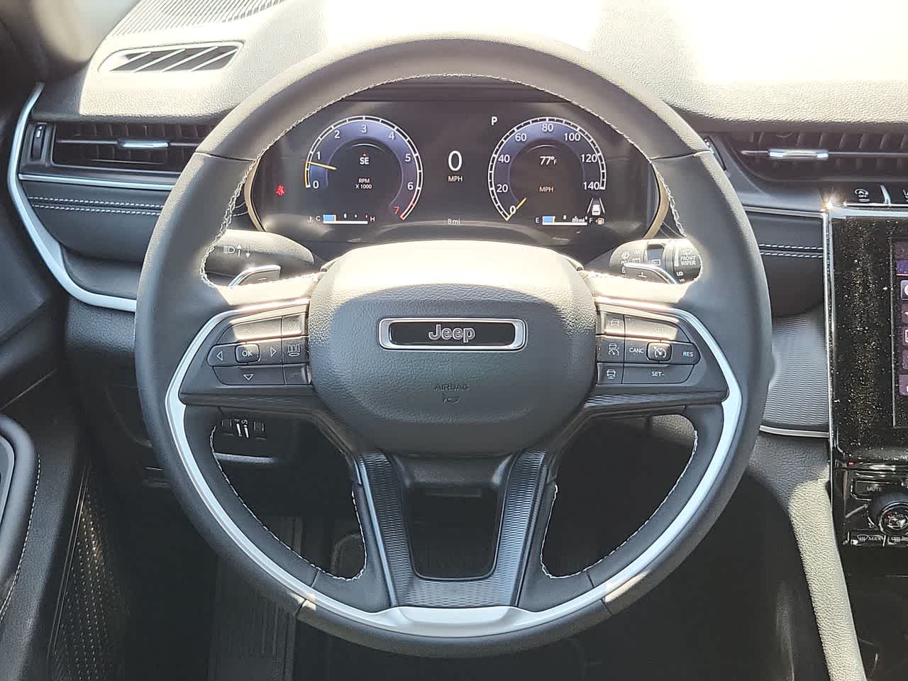 2025 Jeep Grand Cherokee Altitude 23