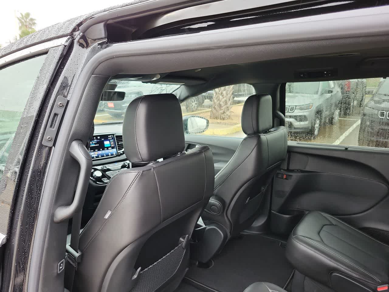 Thumbnail: 2026 Chrysler Voyager - 20