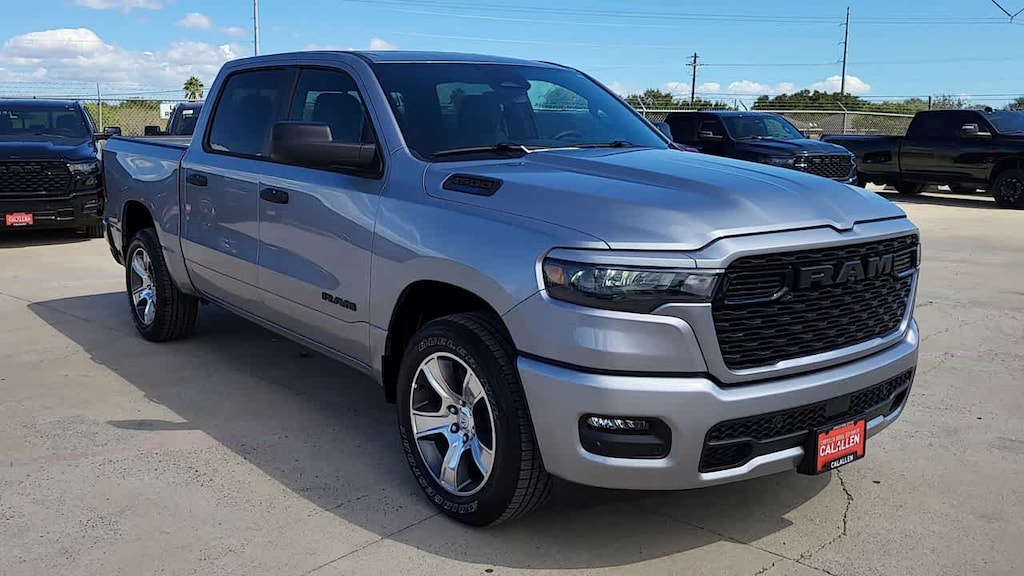 New 2025 Ram 1500 TRADESMAN CREW CAB 4X2 5'7 BOX Pickup