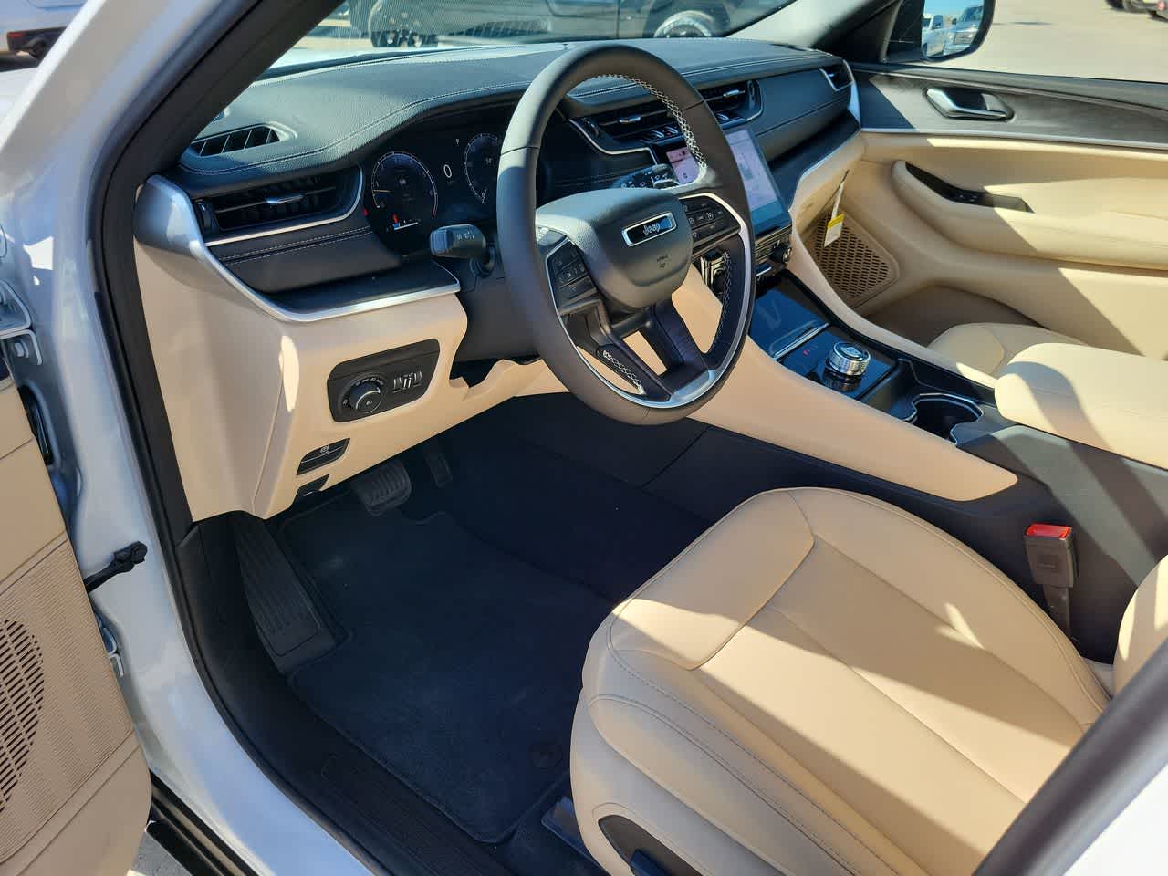 Thumbnail: 2025 Jeep Grand Cherokee - 10