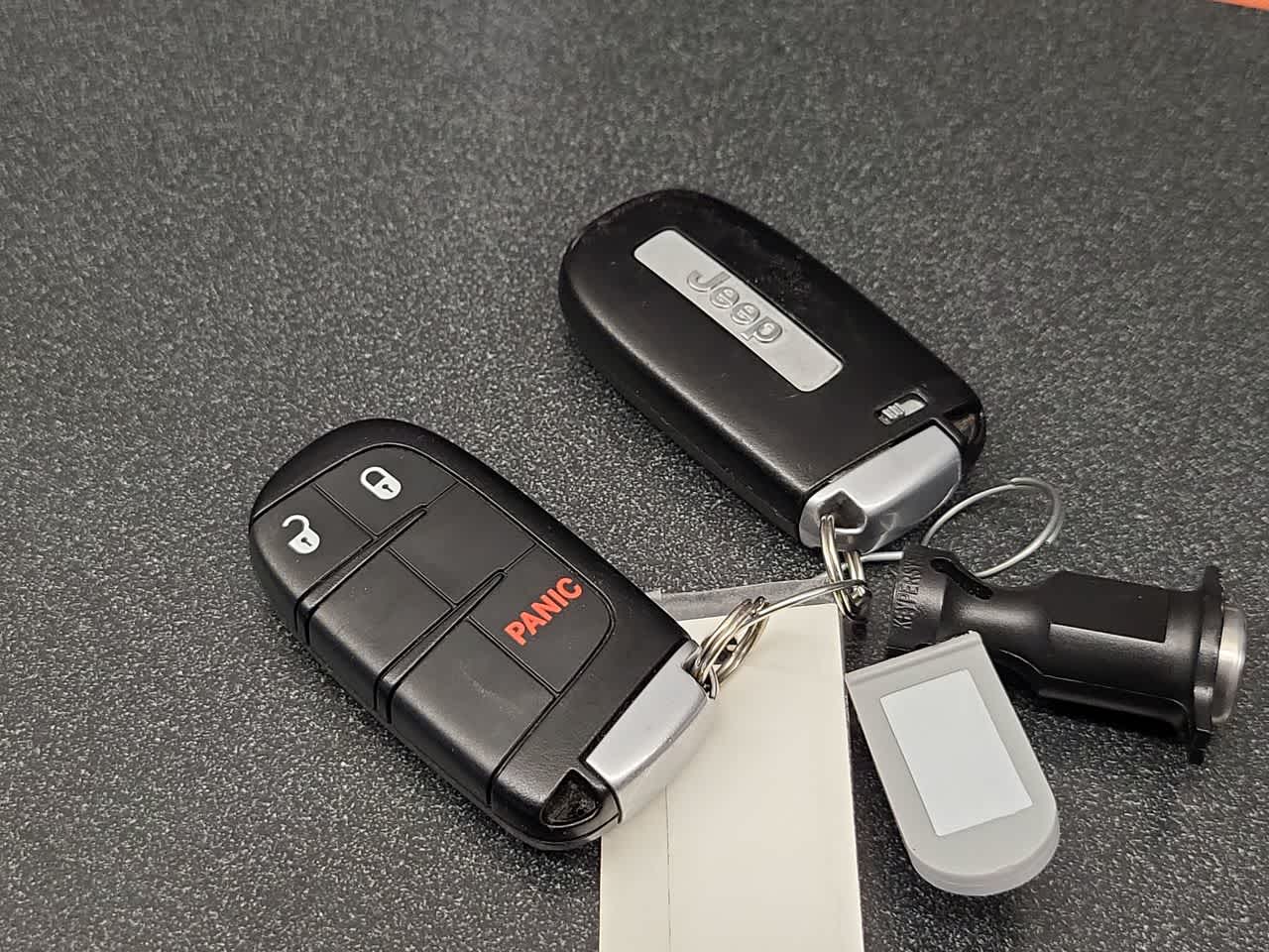 Thumbnail: 2019 Jeep Grand Cherokee - 28