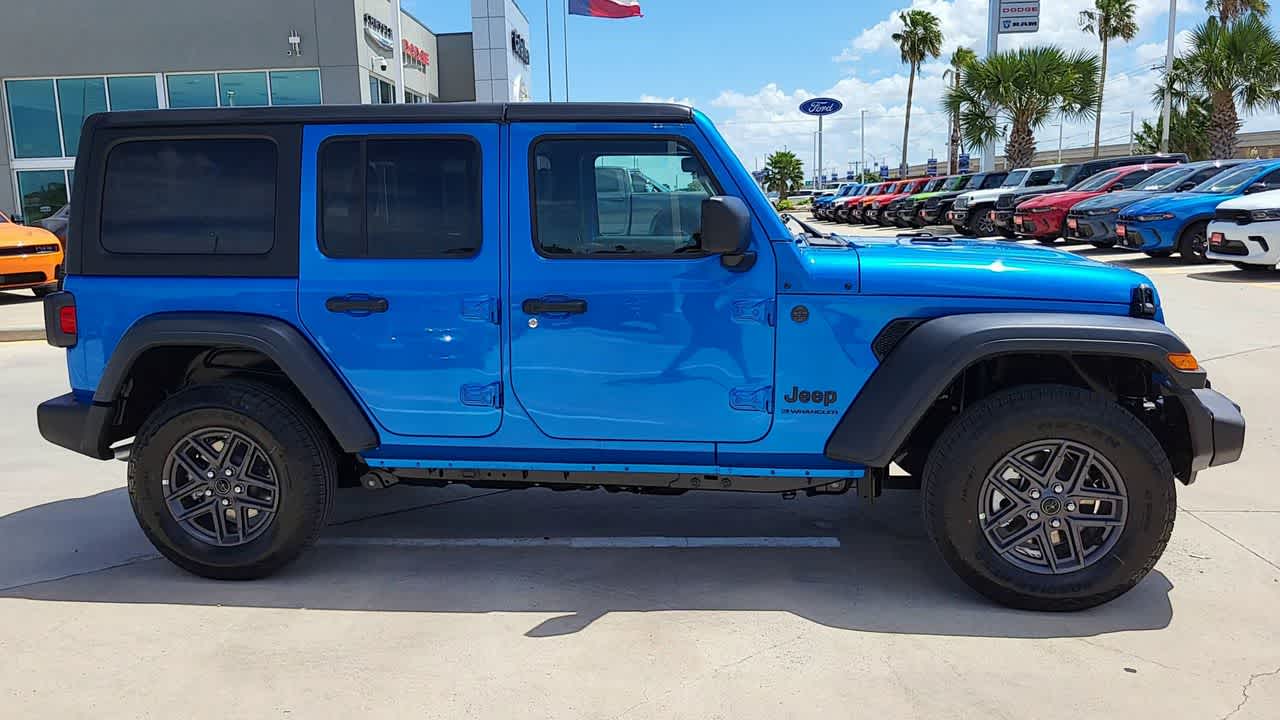 Thumbnail: 2025 Jeep Wrangler - 9