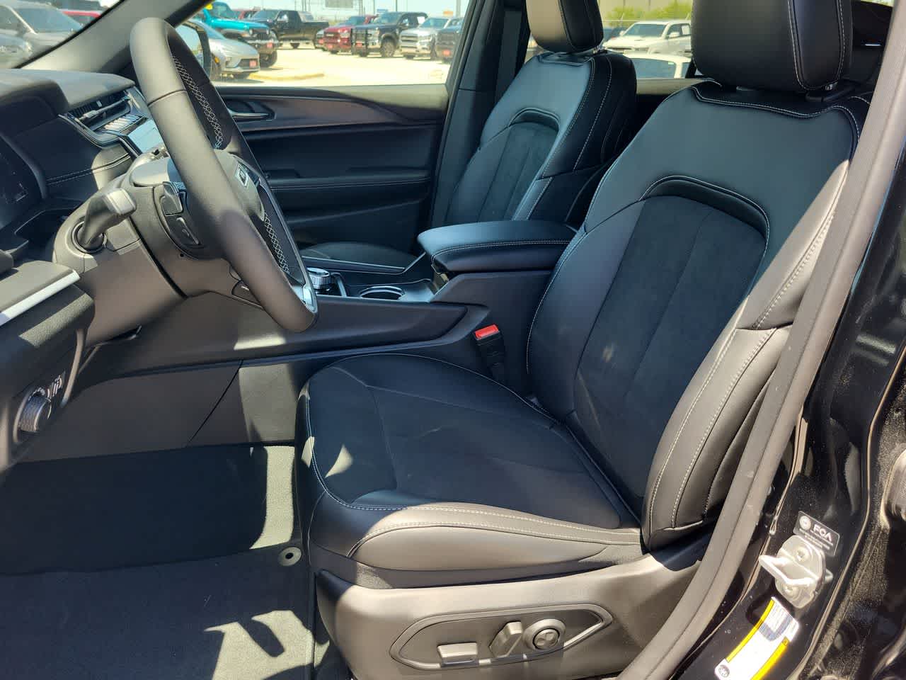 Thumbnail: 2025 Jeep Grand Cherokee - 19