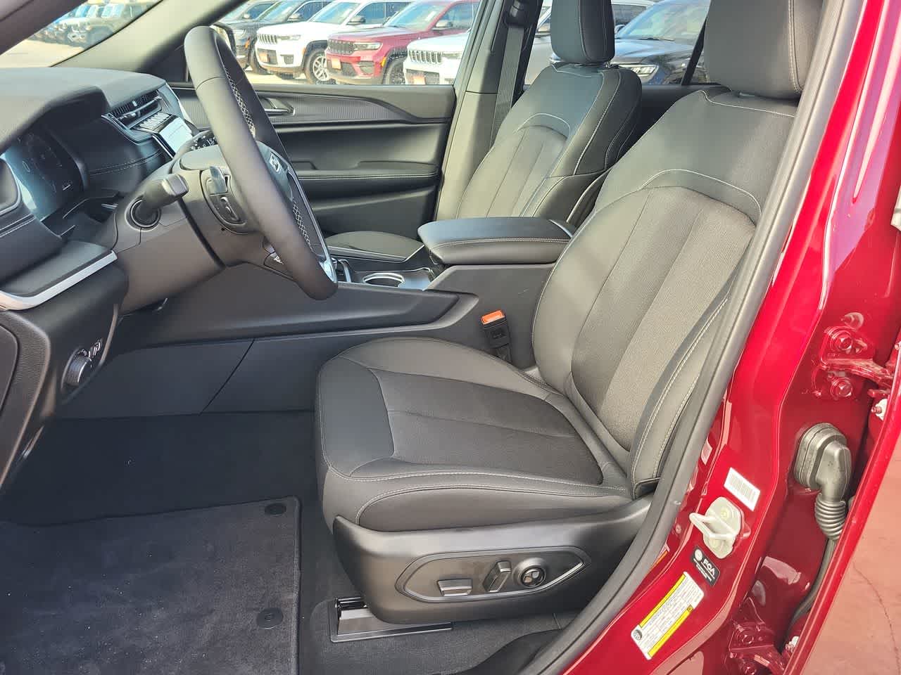 Thumbnail: 2025 Jeep Grand Cherokee - 19