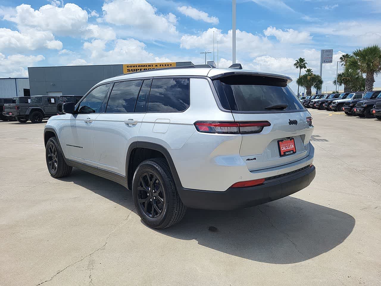 Thumbnail: 2026 Jeep Grand Cherokee L - 12